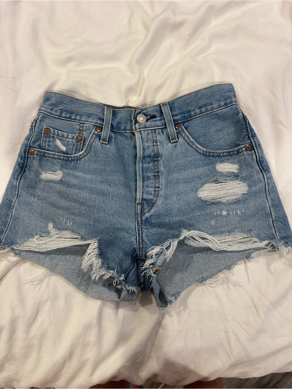 Levi’s 501 shorts size 25